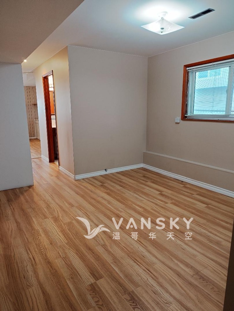 250915224833_living rm.jpg